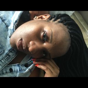 Meet your Posher, Azzahirah